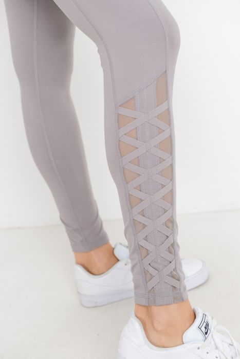 HIGH-WAIST AIRLIFT LEGGING